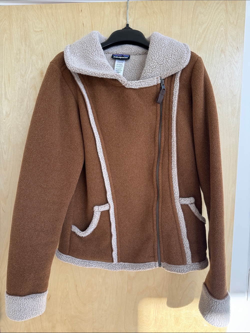 Patagonia women’s Brown Fleece Jacket with Cream Sherpa Trim